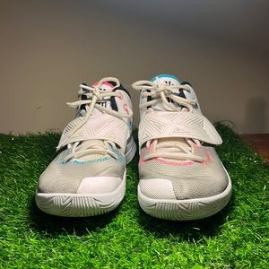 Kyrie Nike zoom basketball shoes